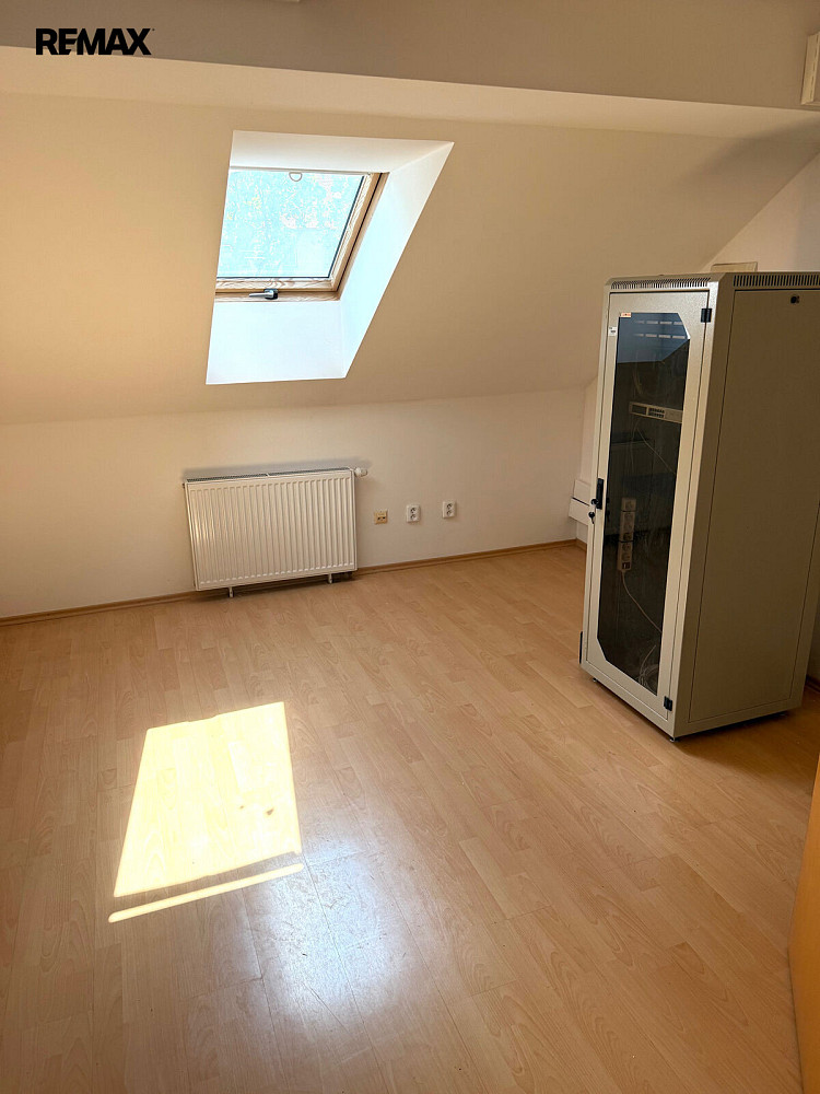 Prodej domu 240 m² s pozemkem 280 m² - Widok 6