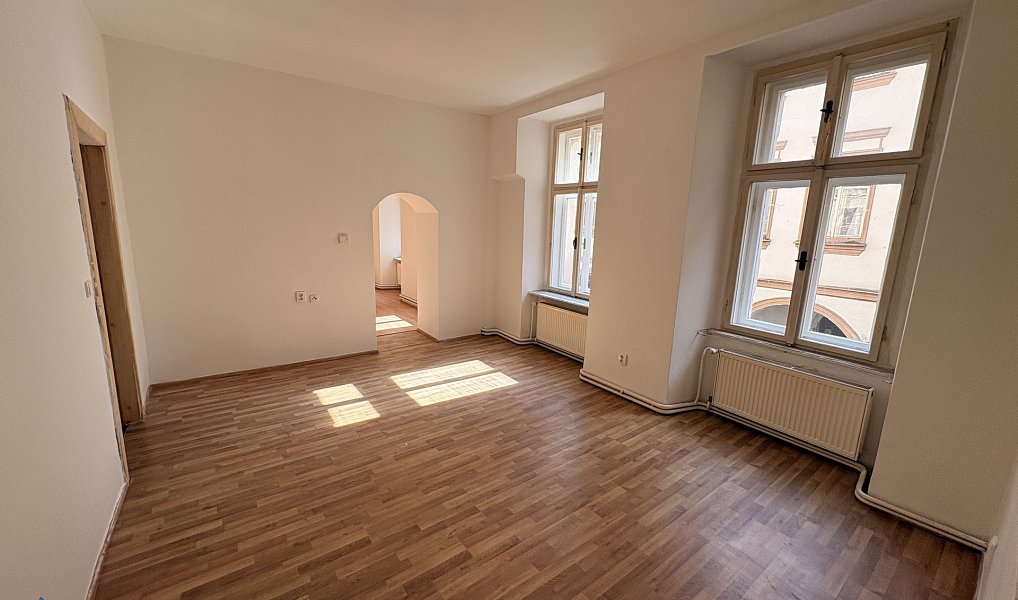 Pronájem bytu 3+1 75 m², Hostinné – náhled fotky 6