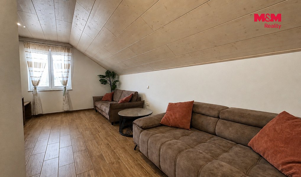 Prodej ubytovacího objektu 440 m², Slavonice – náhled fotky 21