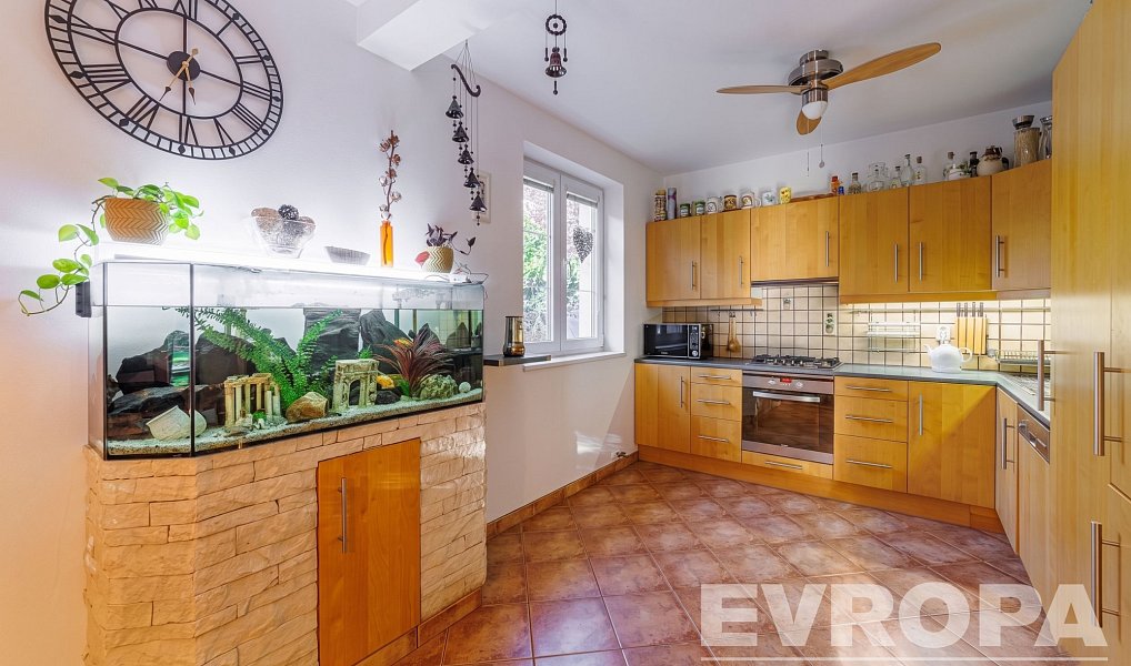 Prodej domu 184 m² s pozemkem 763 m², Líbeznice – náhled fotky 9