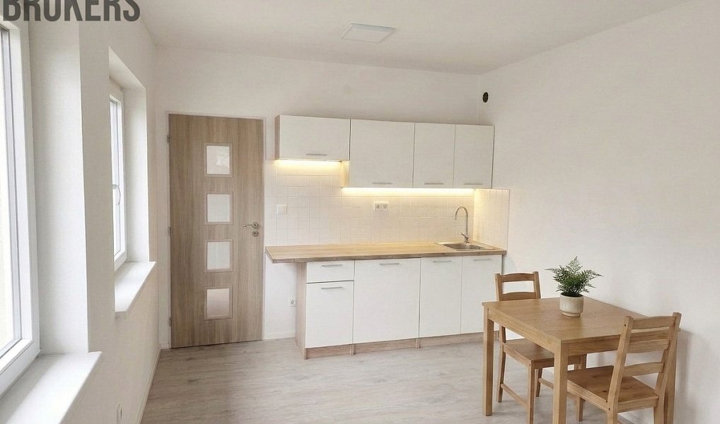 Prodej domu 146 m² s pozemkem 574 m², Všetaty – náhled fotky 7