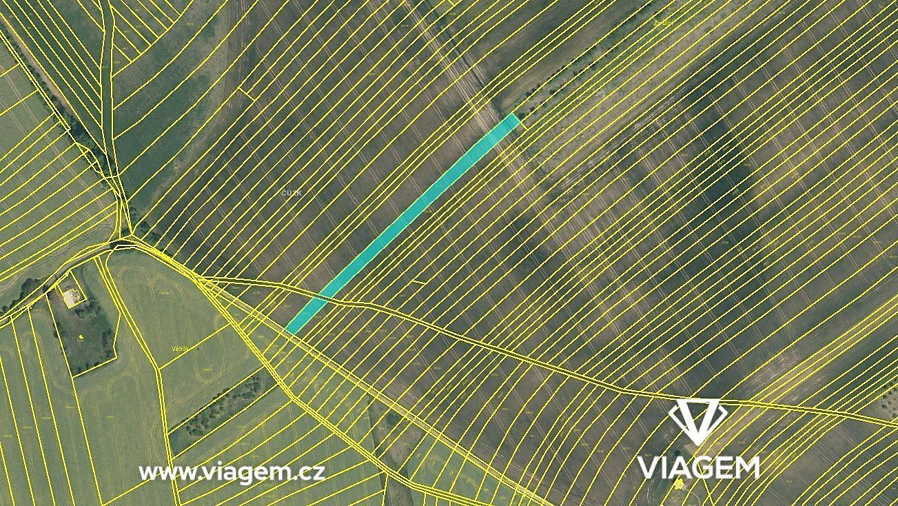 Prodej pole 1 608 m²