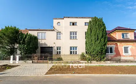 Prodej domu 400 m² s pozemkem 826 m², Veselí nad Moravou, okres Hodonín