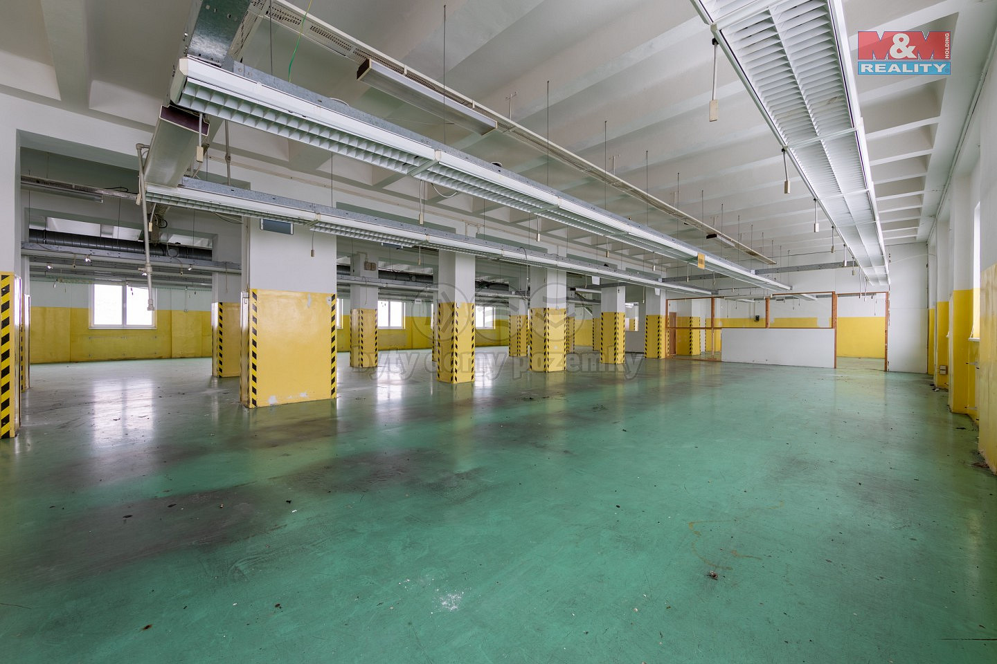Prodej výrobních prostor 1 873 m² — photo 2