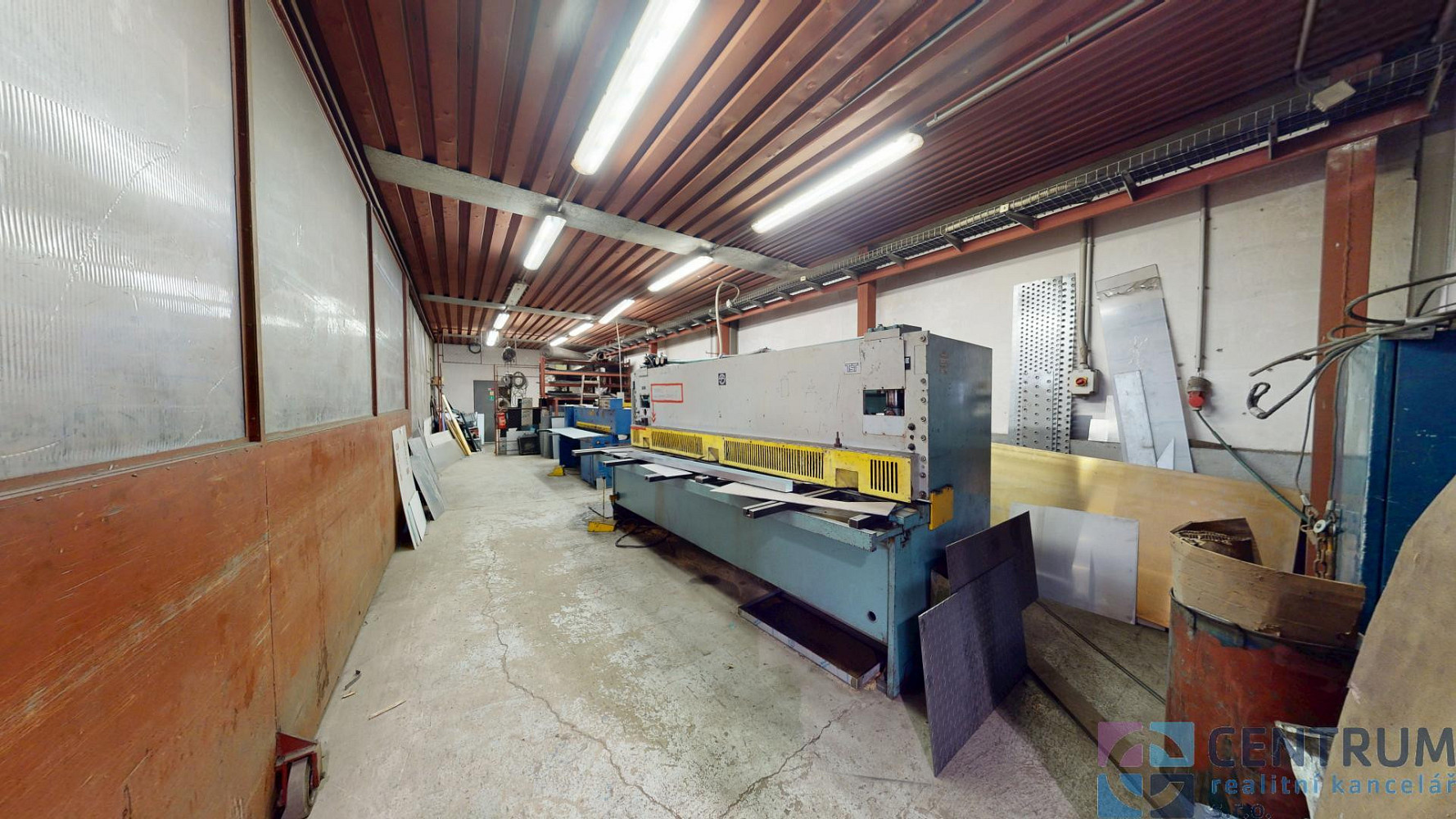 Pronájem výrobních prostor 611 m² – fotografie 3