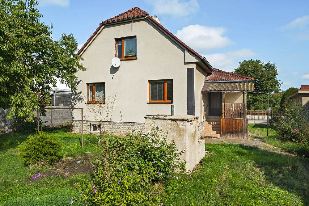 Prodej domu 196 m² s pozemkem 839 m²