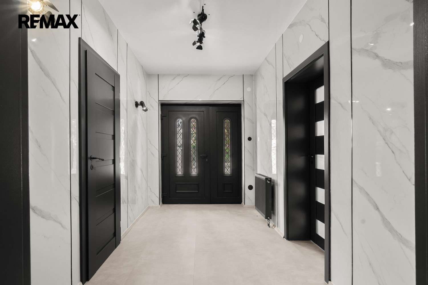 Prodej domu 253 m² s pozemkem 754 m² – pohled 5