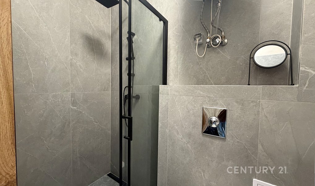 Prodej bytu 2+1 43 m², Trmice – náhled fotky 2