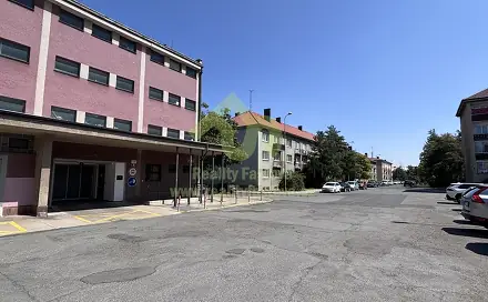 Prodej zabezpečeného garážového stání s elektřinou – Plzeň, Bory (ul. Tomanova)!, Tomanova, Plzeň