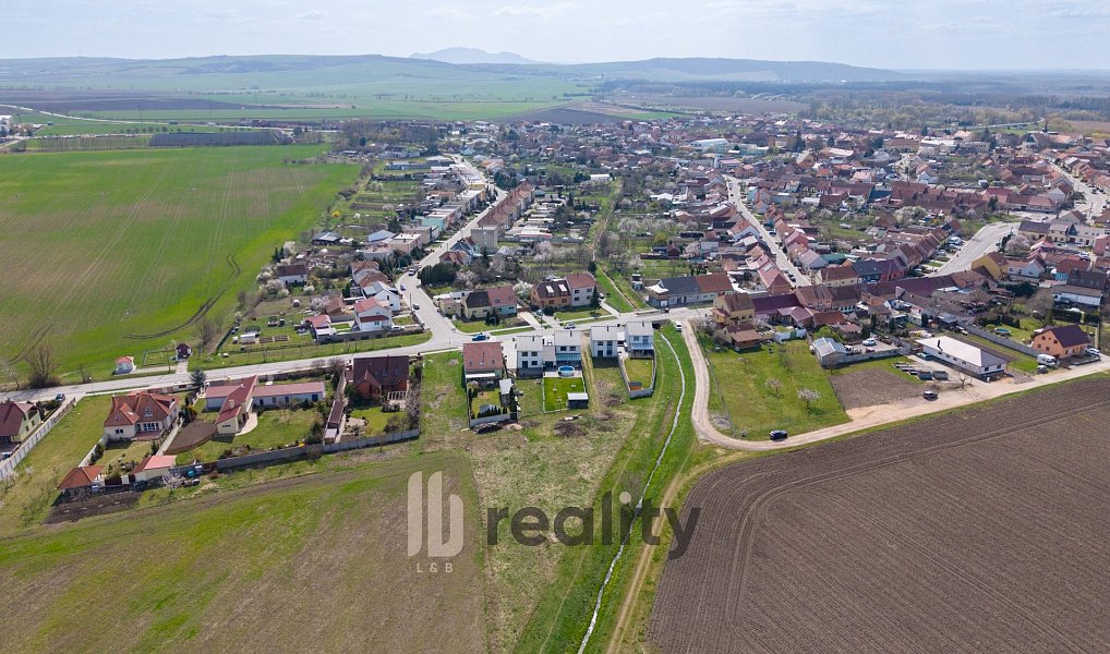 Prodej stavebního pozemku 1 353 m², Velké Němčice – náhled fotky 11