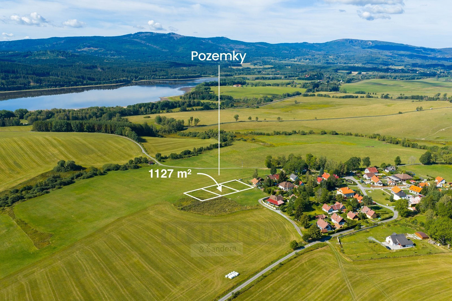 Prodej stavebního pozemku 1 127 m²