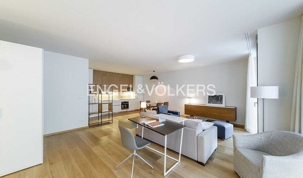 Pronájem bytu 1+kk 66 m², Praha – náhled fotky 2