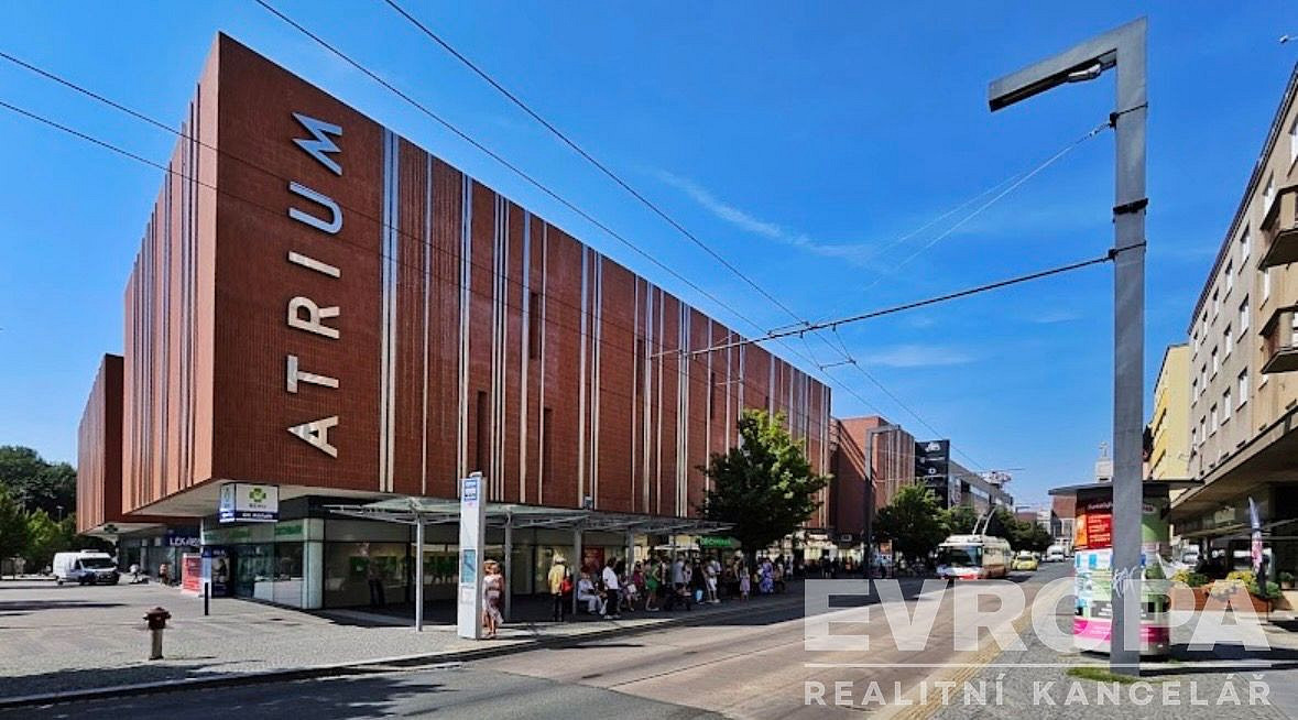 Pronájem obchodních prostor 87 m²