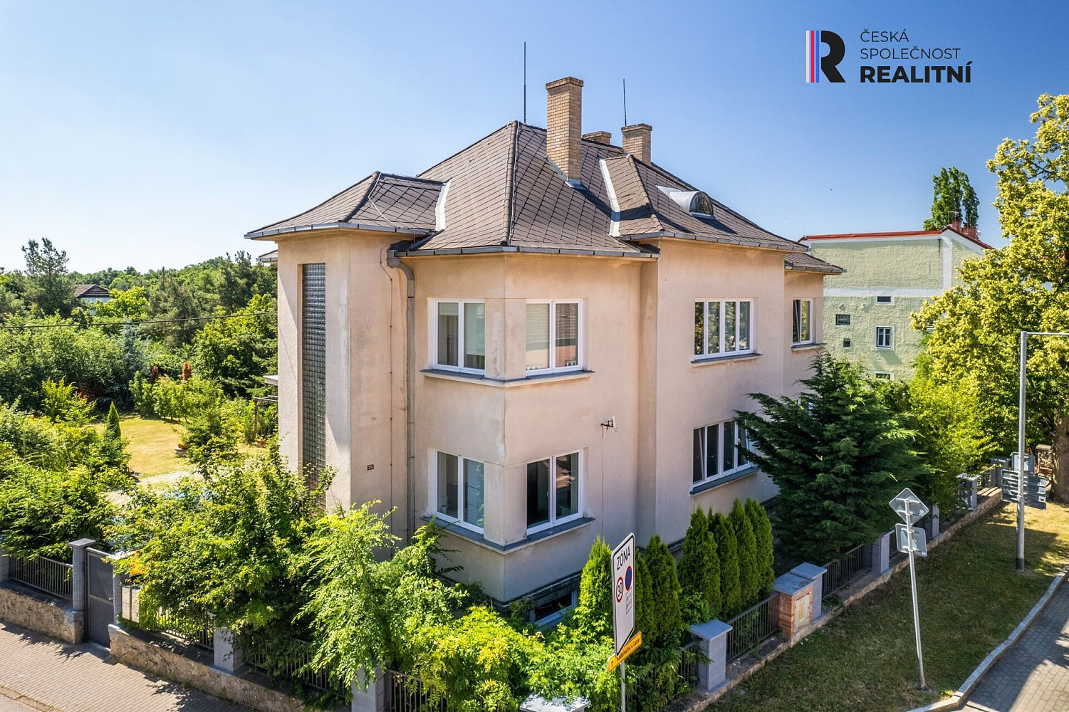 Prodej domu 420 m² s pozemkem 1 238 m²