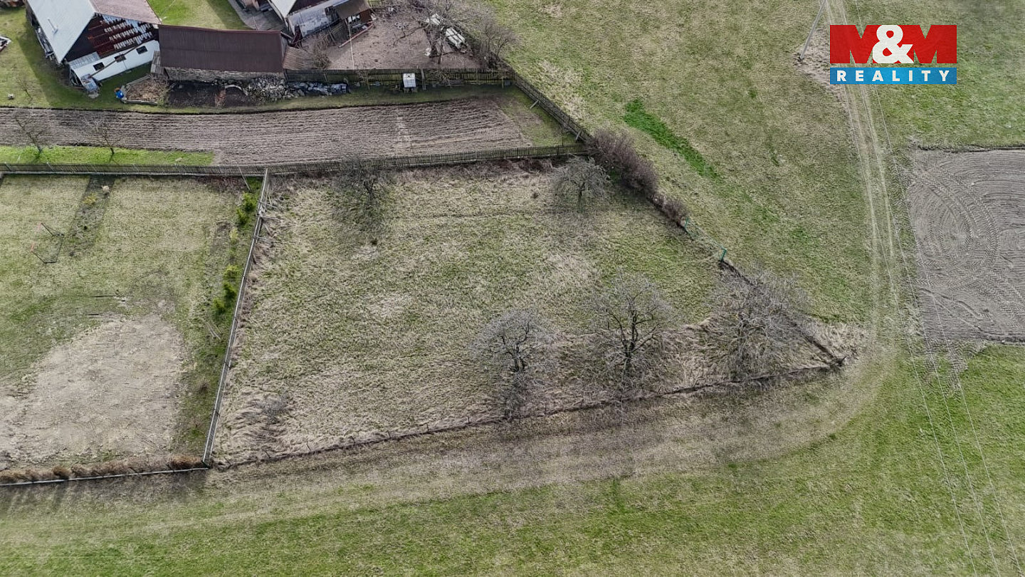 Prodej stavebního pozemku 1 097 m² – pohled 3
