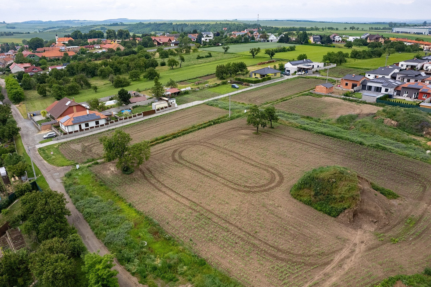 Prodej stavebního pozemku 693 m² – fotografie 4
