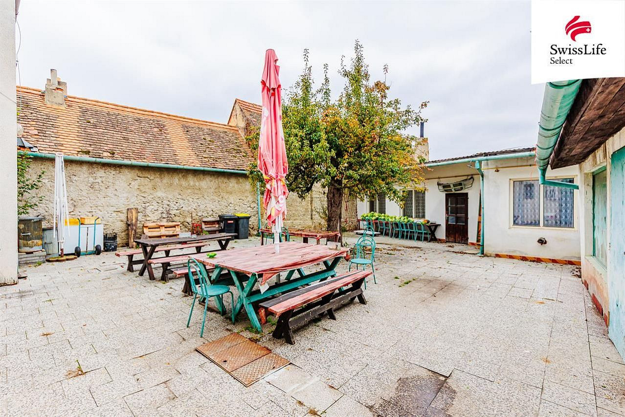 Prodej restaurace 267 m², Hostěradice – pohled 2