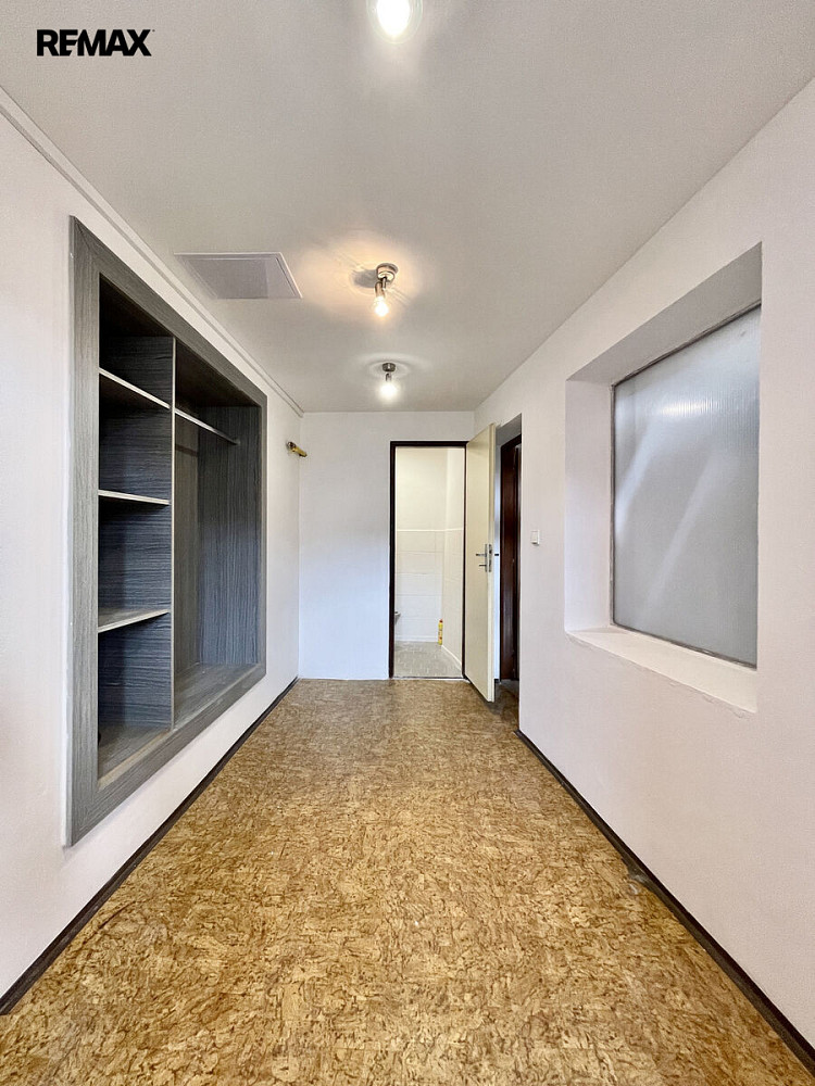 Pronájem obchodních prostor 25 m²