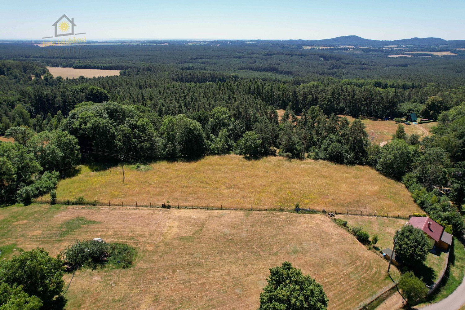 Prodej stavebního pozemku 4 197 m² – fotografie 3