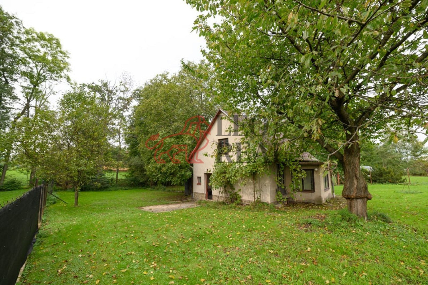 Prodej stavebního pozemku 935 m² – fotografie 4