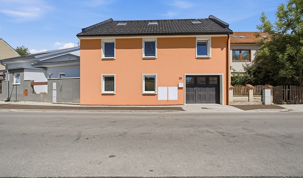 Prodej domu 350 m² s pozemkem 611 m², Čelechovice na Hané – náhled fotky 2