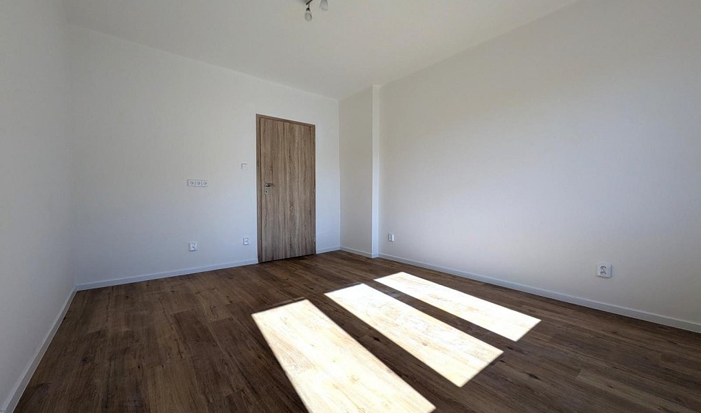 Pronájem bytu 3+1 86 m², Jarpice – náhled fotky 11