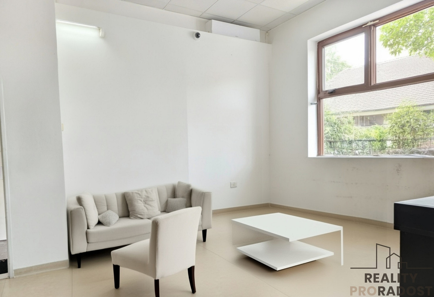 Pronájem obchodních prostor 90 m² – fotografie 5