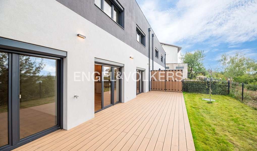 Pronájem domu 141 m² s pozemkem 301 m², Praha – náhled fotky 15