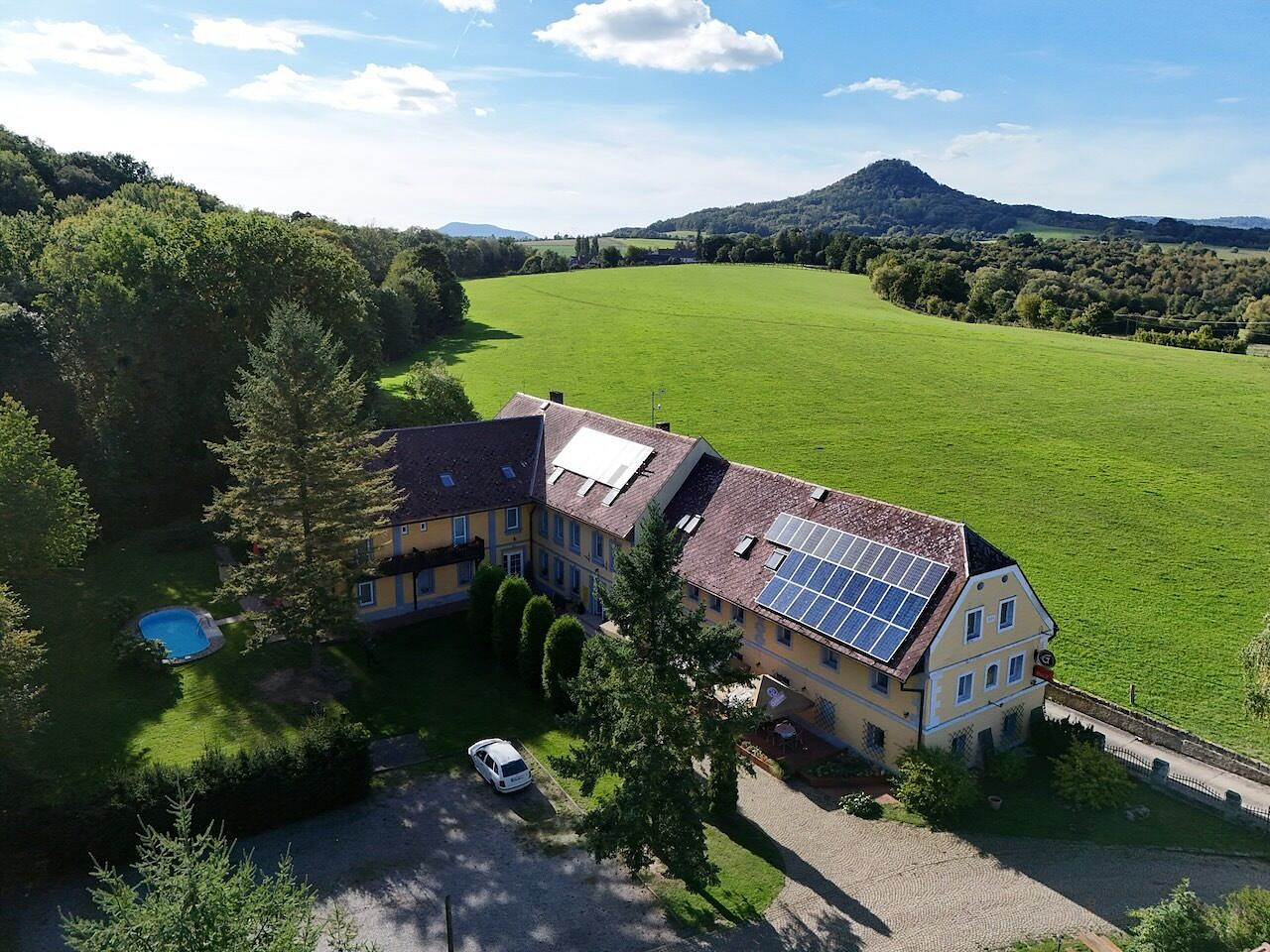 Prodej ubytovacího objektu 1 100 m²