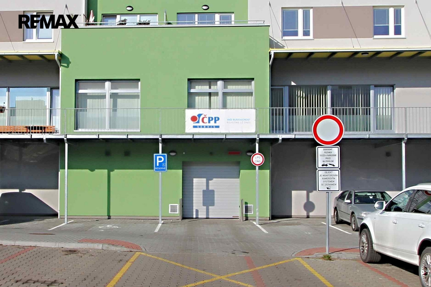 Pronájem garážového parkovacího místa v kolíně, ul. antonína dvořáka — photo 2