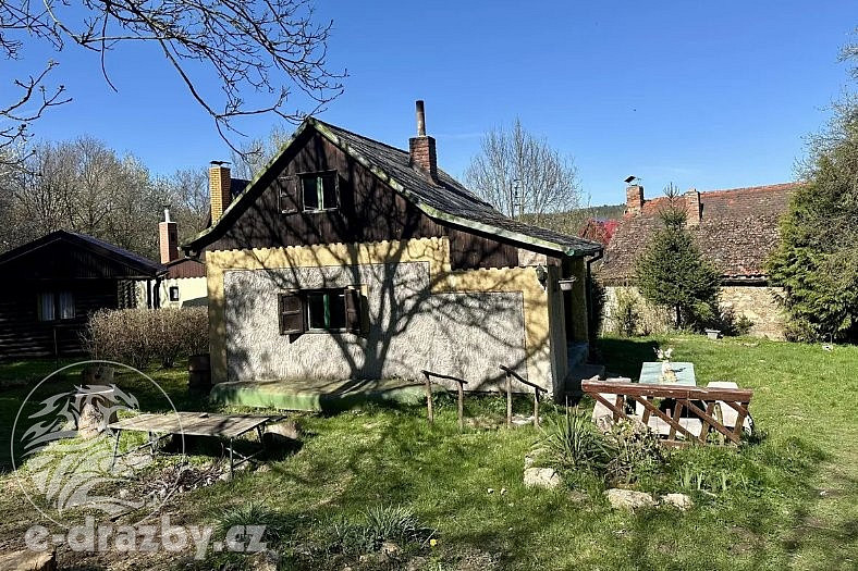 Dražba chaty/chalupy 40 m² s pozemkem 360 m²