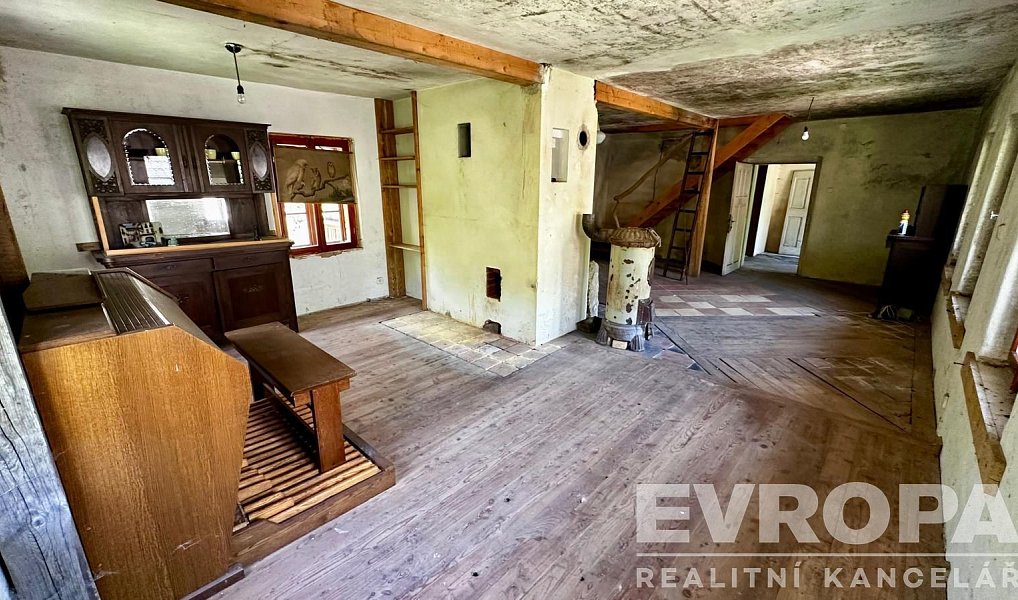 Prodej domu 350 m² s pozemkem 5 913 m², Dubá – náhled fotky 8