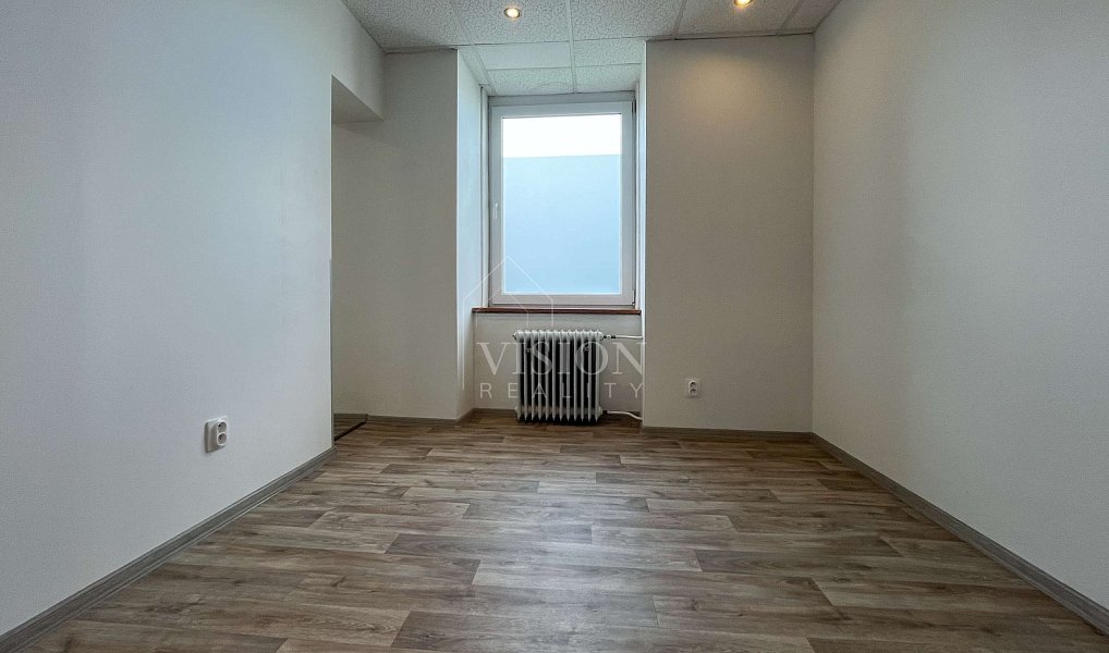 Pronájem kanceláře 22 m², Jindřichův Hradec – náhled fotky 2