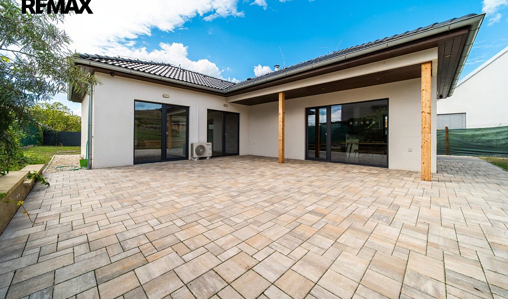Prodej domu 99 m² s pozemkem 1 150 m², Pouzdřany – náhled fotky 2
