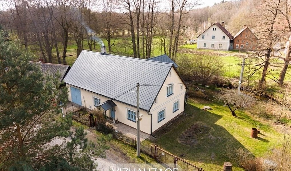 Prodej domu 300 m² s pozemkem 1 247 m², Krásný Les – náhled fotky 2