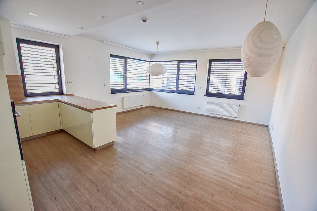 Pronájem bytu 3+kk 69 m² — photo 4