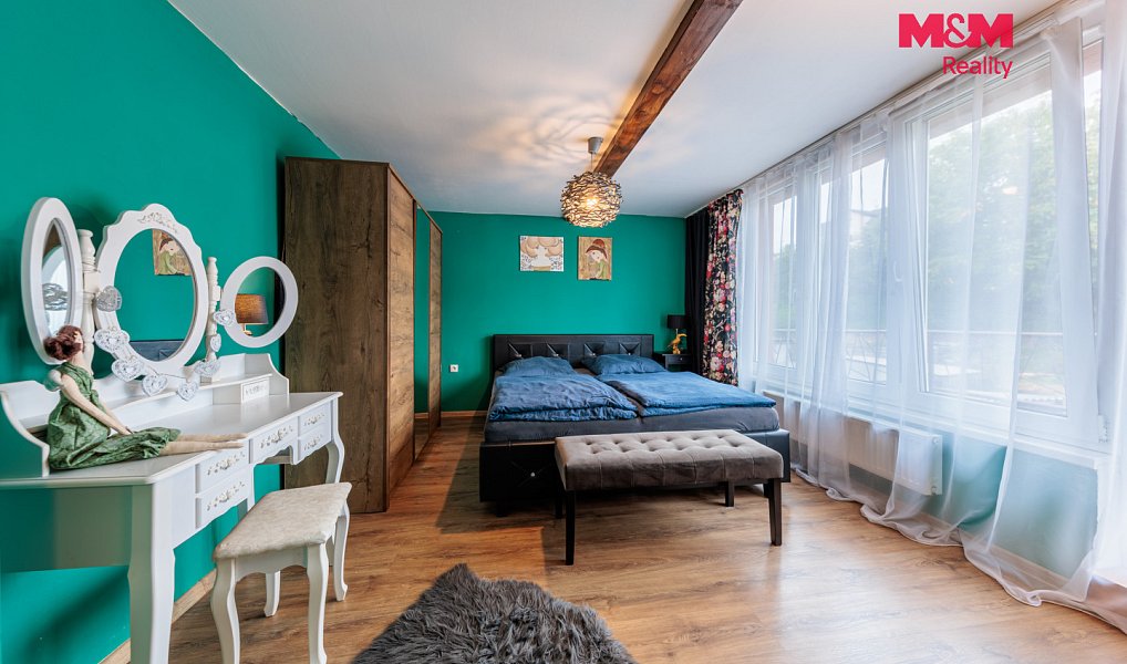 Prodej domu 160 m² s pozemkem 987 m², Nová Role – náhled fotky 2