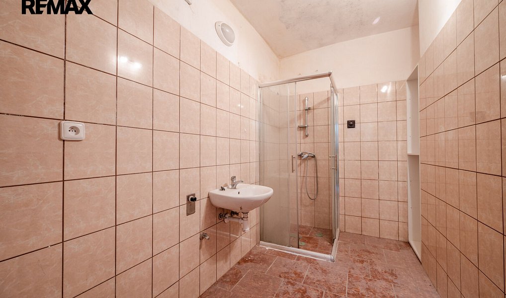 Prodej domu 230 m² s pozemkem 941 m², Kvasiny – náhled fotky 22