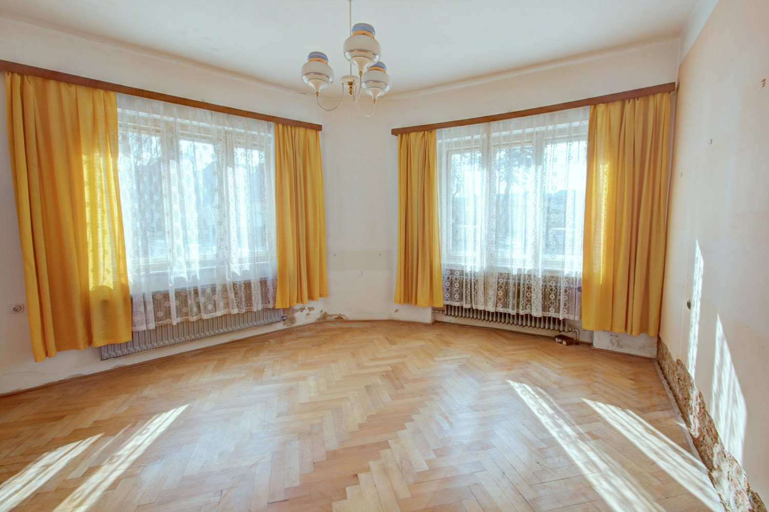 Prodej domu 204 m² s pozemkem 260 m² – fotografie 2