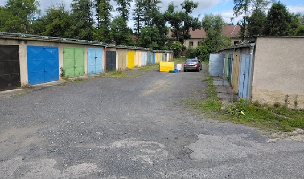 Prodej zděné řadové garáže 20 m2 v širším centru města Slaný, Slaný – náhled fotky 4