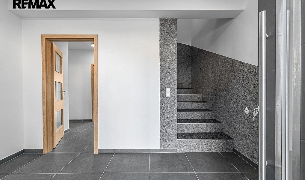 Pronájem domu 173 m² s pozemkem 180 m², Horní Lukavice – náhled fotky 3