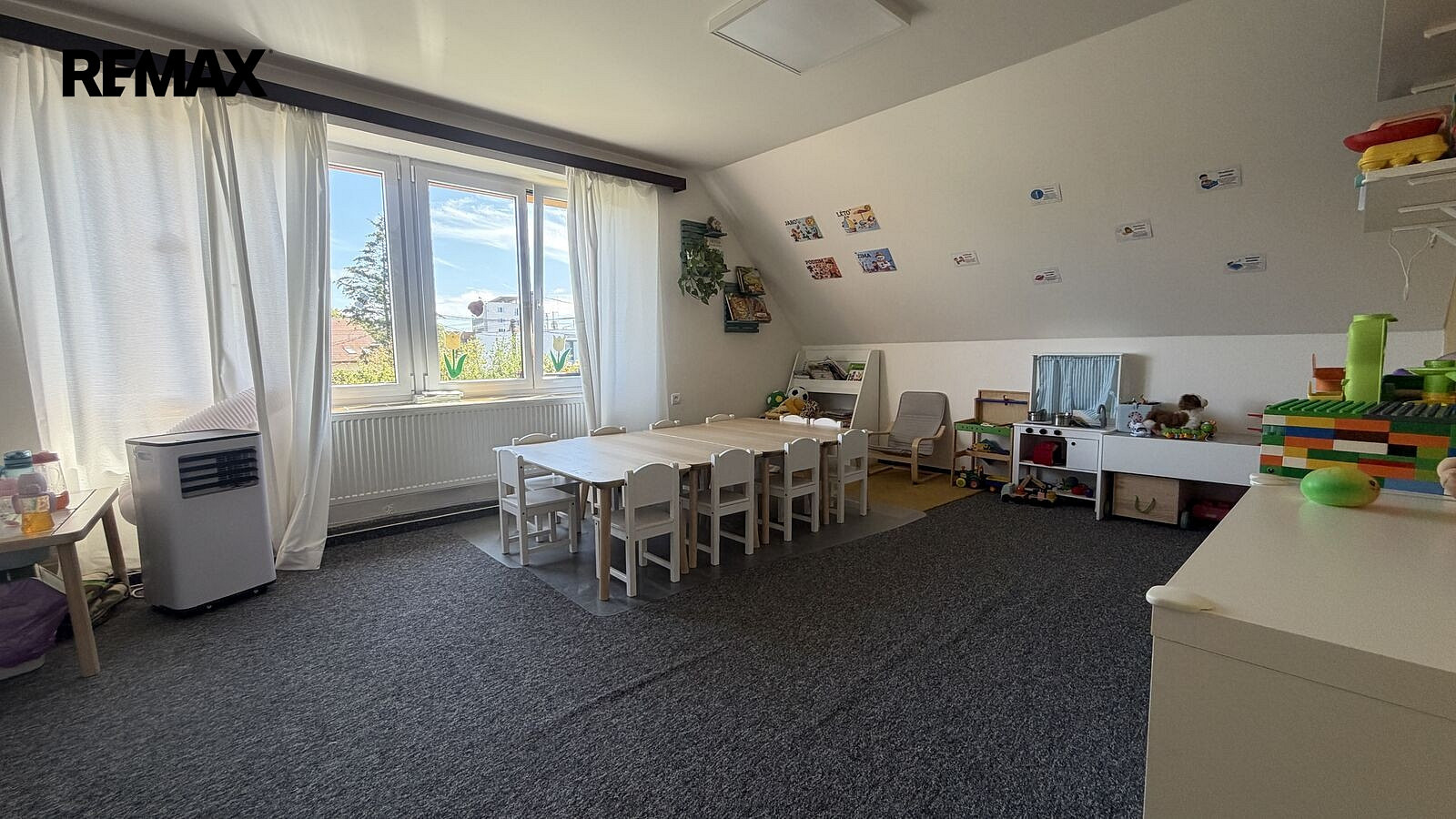 Pronájem komerčního objektu (jiného typu) 68 m²