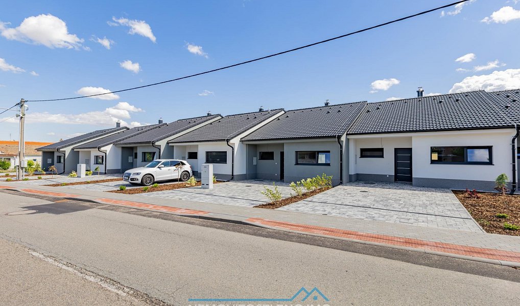 Prodej domu 82 m² s pozemkem 385 m², Znojmo – náhled fotky 2