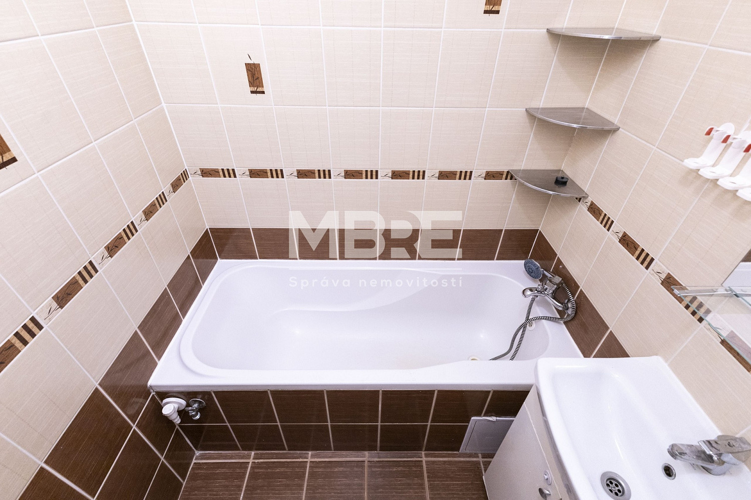 Pronájem bytu 2+1 51 m² — photo 4