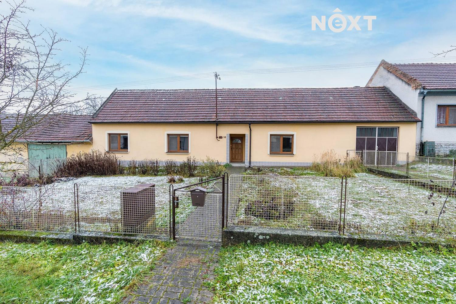 Prodej domu 184 m² s pozemkem 2 371 m²