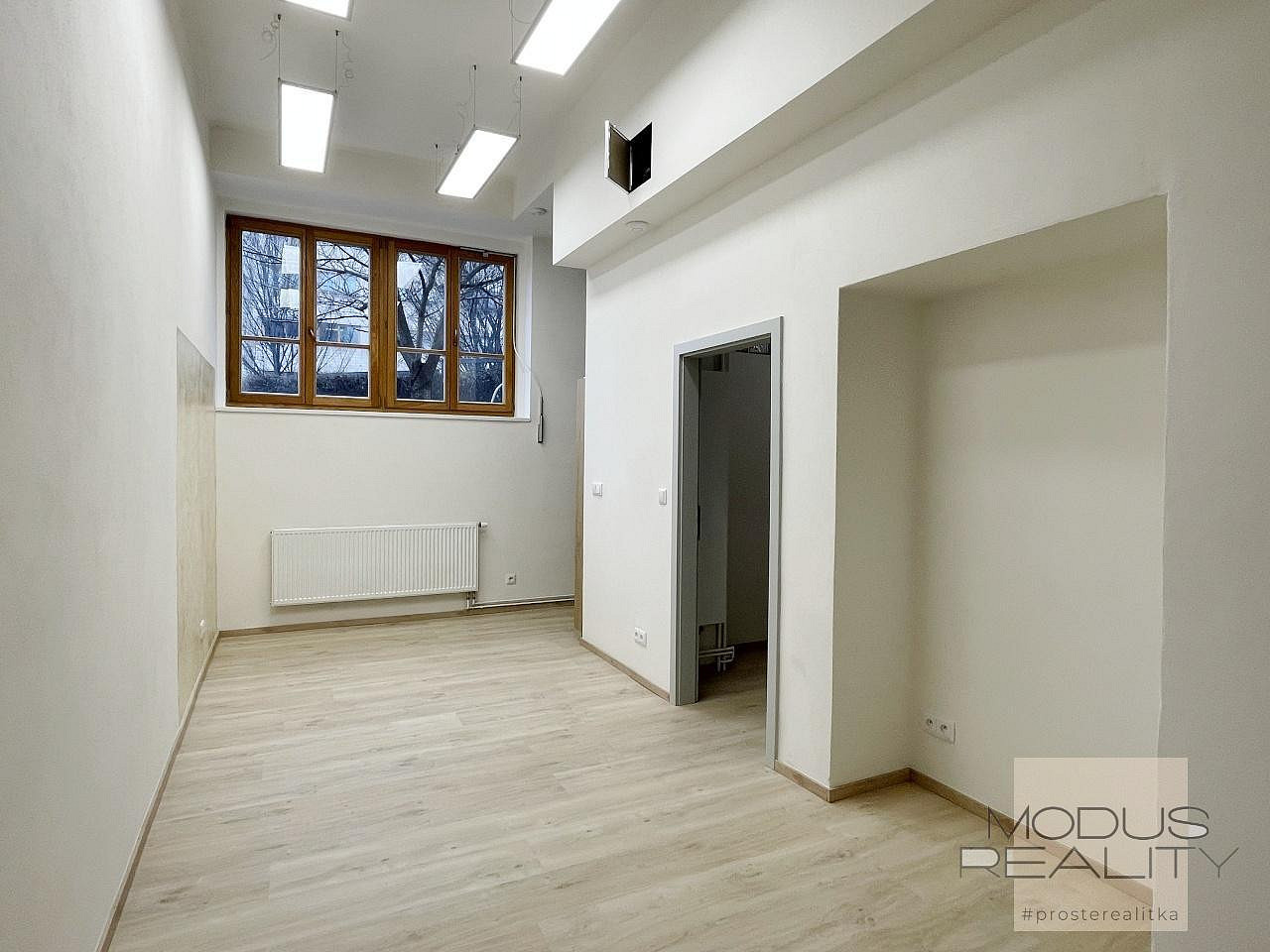 Pronájem kanceláře 37 m² – fotografie 4