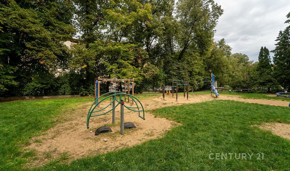 Prodej bytu 3+1 93 m², Praha – náhled fotky 27