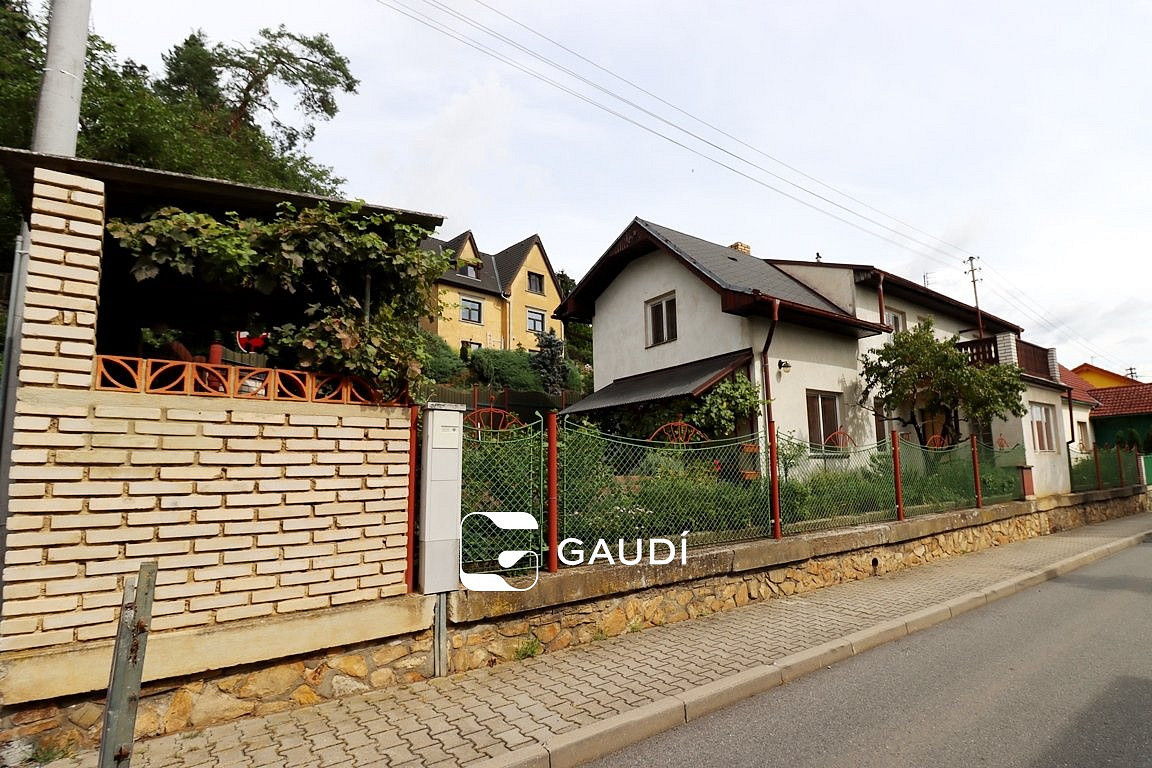 Prodej nájemního domu, činžáku 260 m²