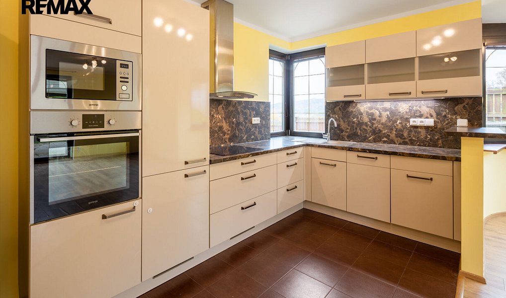 Prodej domu 205 m² s pozemkem 946 m², Jenišov – náhled fotky 4