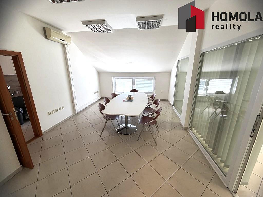 Pronájem kanceláře 96 m² — photo 3